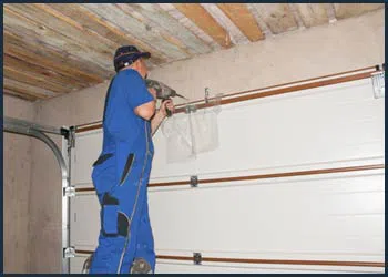 Garage Doors Store Repairs Shakopee, MN 612-930-0838 - cont-gdr-door-repair-08m